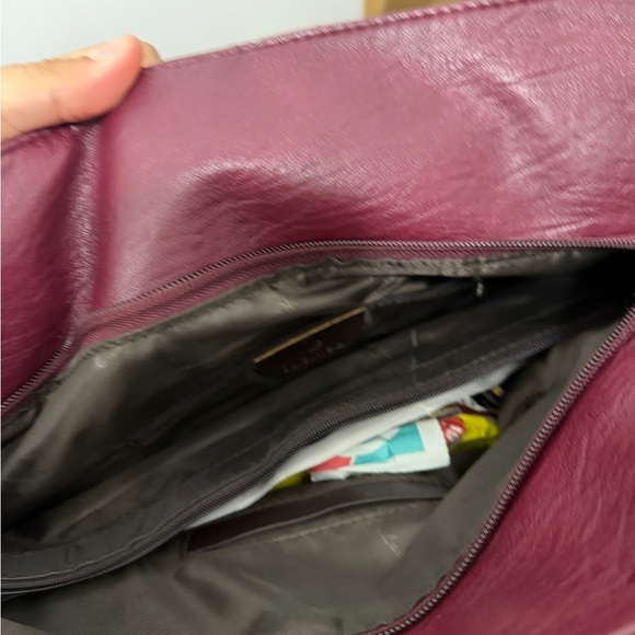Chic Maroon Leather Shoulder Bag - Picture 3 of 6